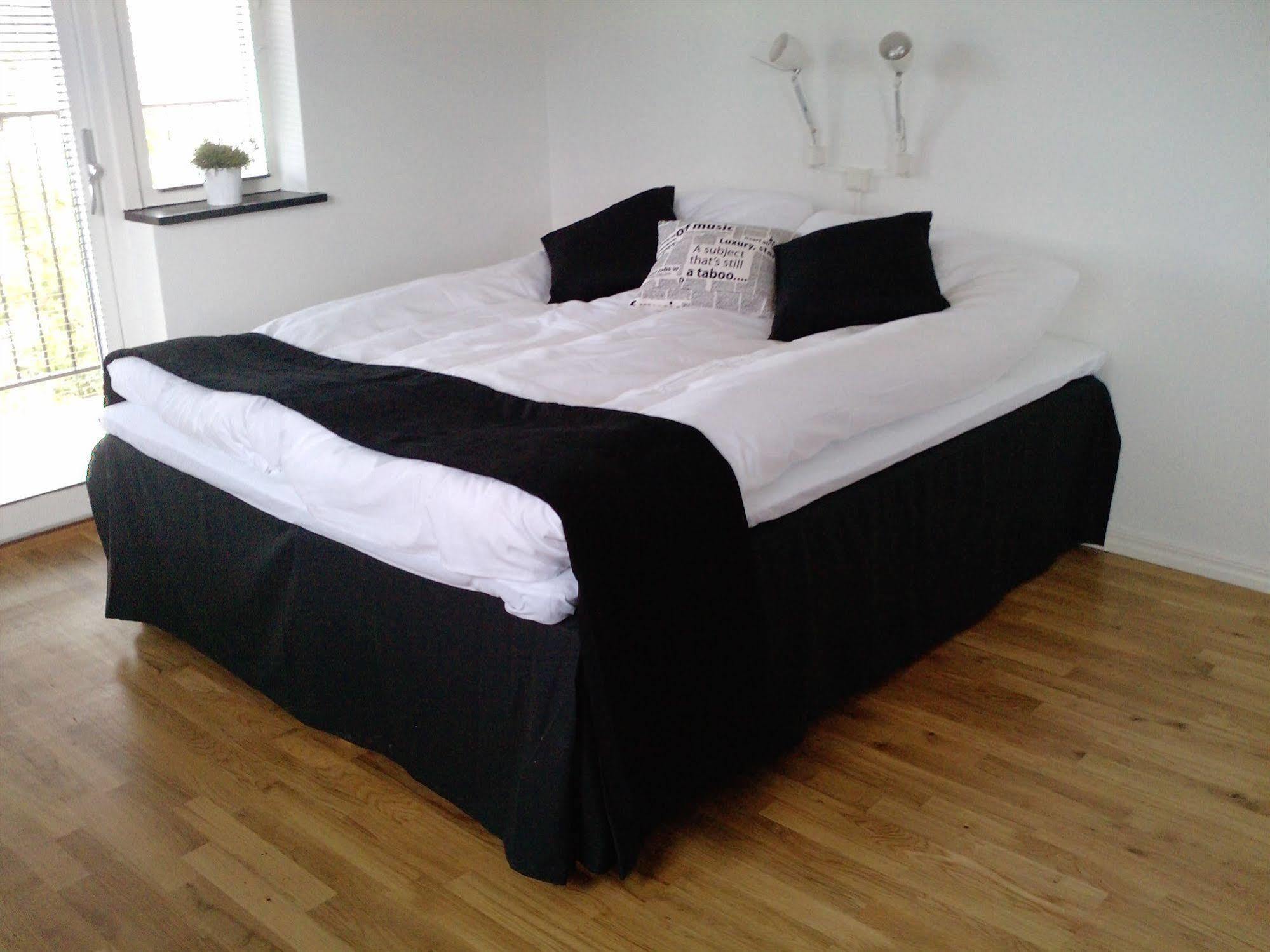 Bed and Breakfast Our House Ystad Esterno foto